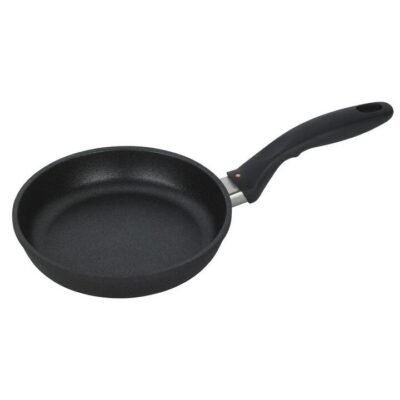 XD Induction Fry Pan Size 38.9cmX21.6cm by Swiss Diamond Southern Hospitality XD Induction Fry Pan Size 38.9cmX21.6cm by Swiss Diamond